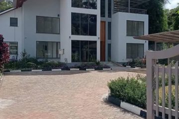 5 Bed Villa with En Suite at Ndege road, Karen